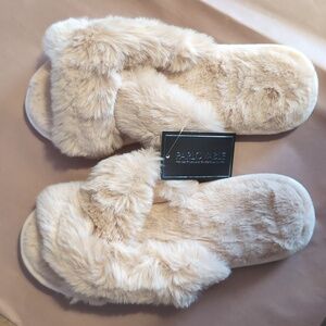 Parlovable pink slippers